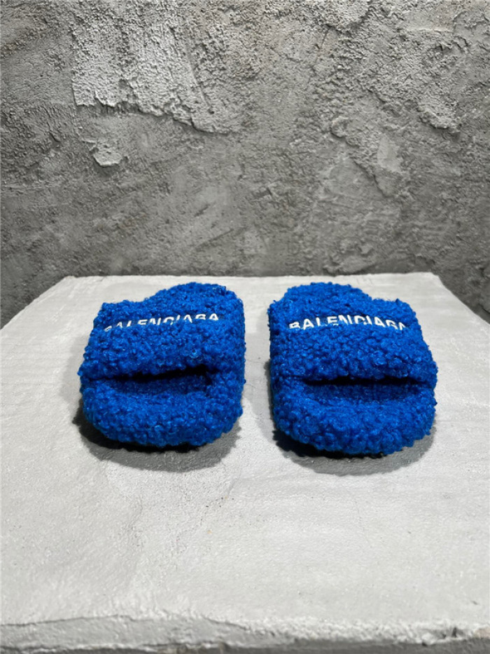 BLCG SLIPPERS