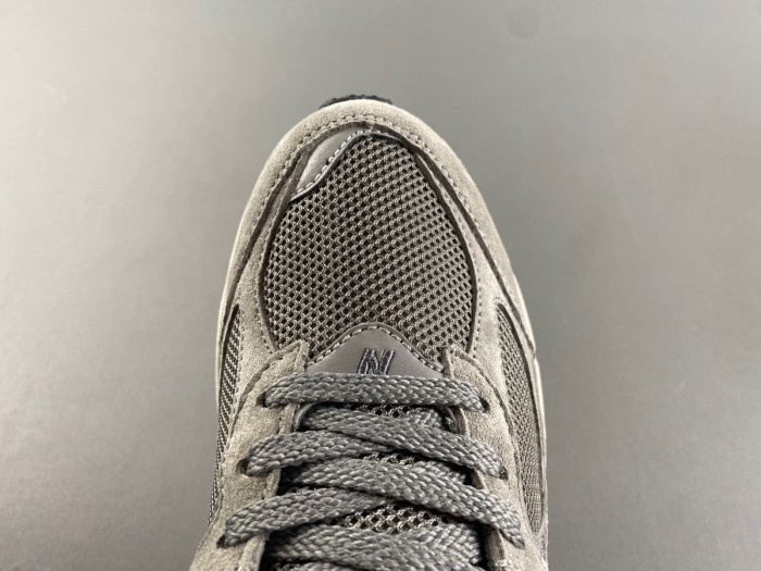 New Balance ML2002RC