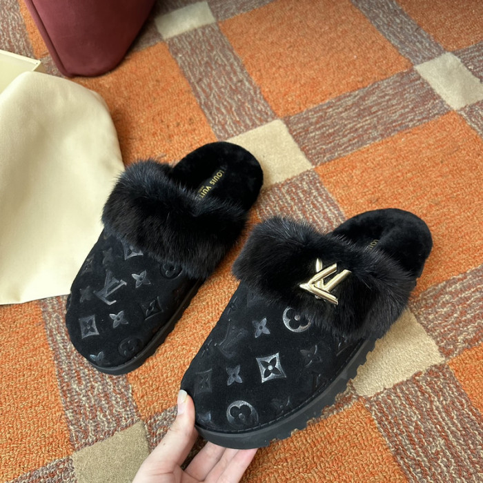 LV SLIPPERS
