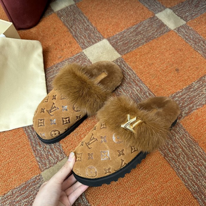 LV SLIPPERS