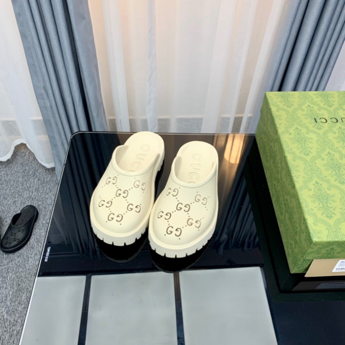 GUCC SLIPPERS