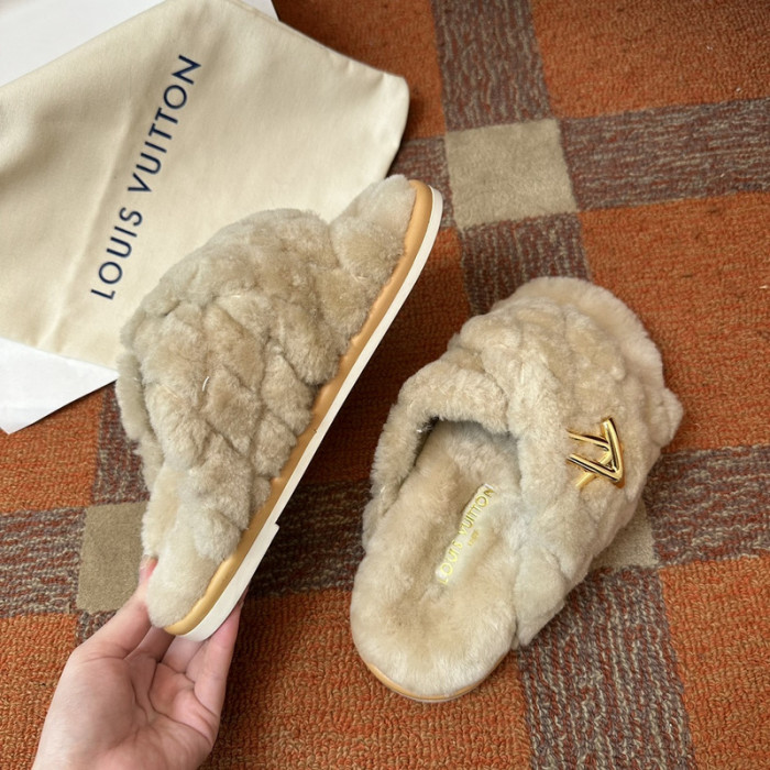 LV SLIPPERS