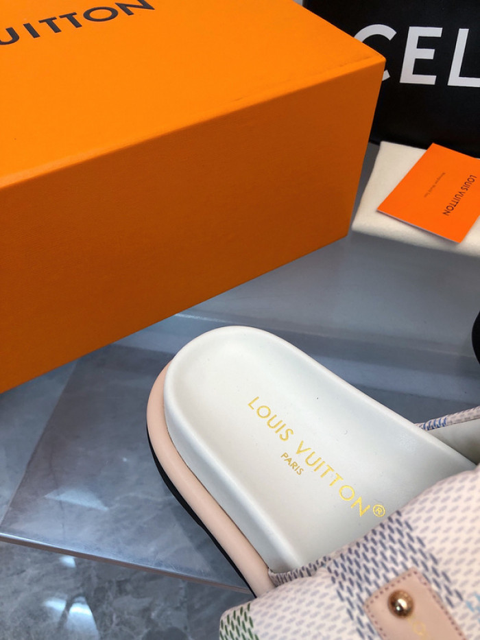 LV SLIPPERS