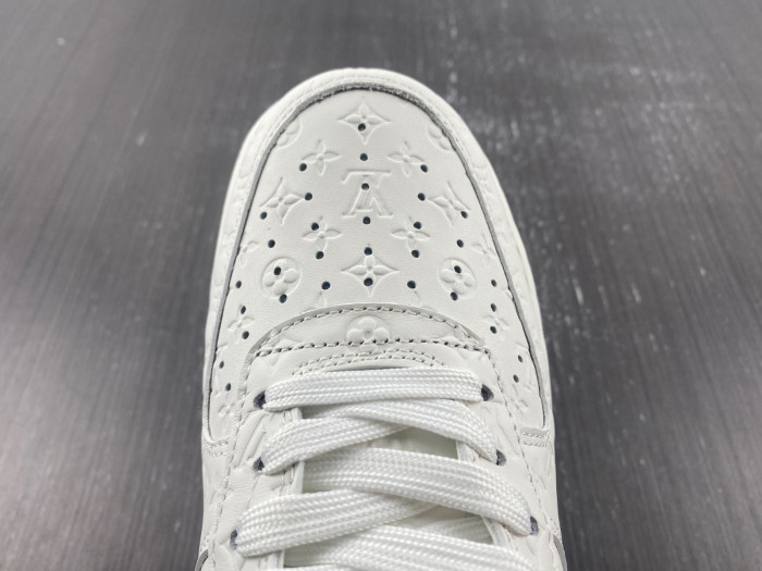 Nike Air Force 1 LV 052801