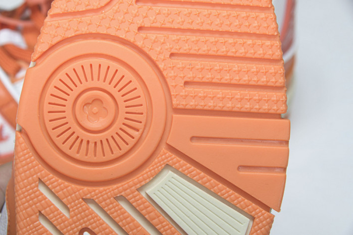 LV SNEAKER LOW YEE-005