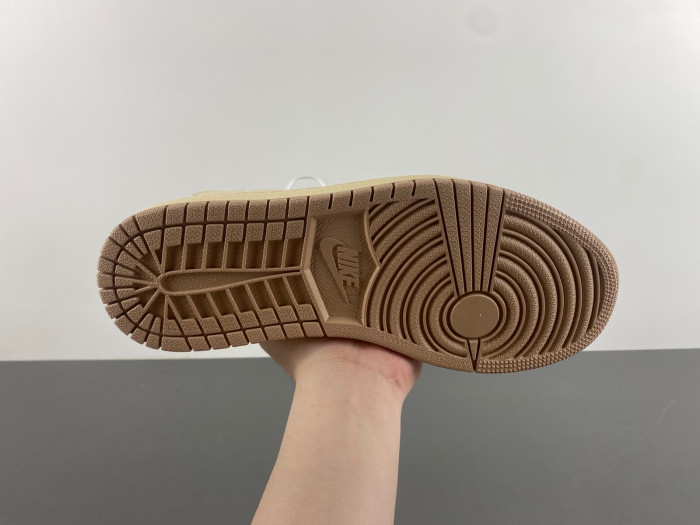 Travis Scott x Air Jordan 1 Low OG DM7866-106