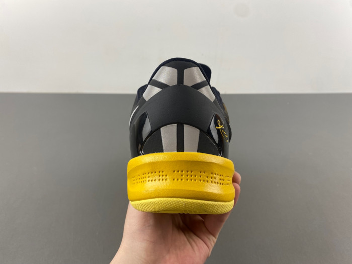 Nike Kobe 8  555286-077