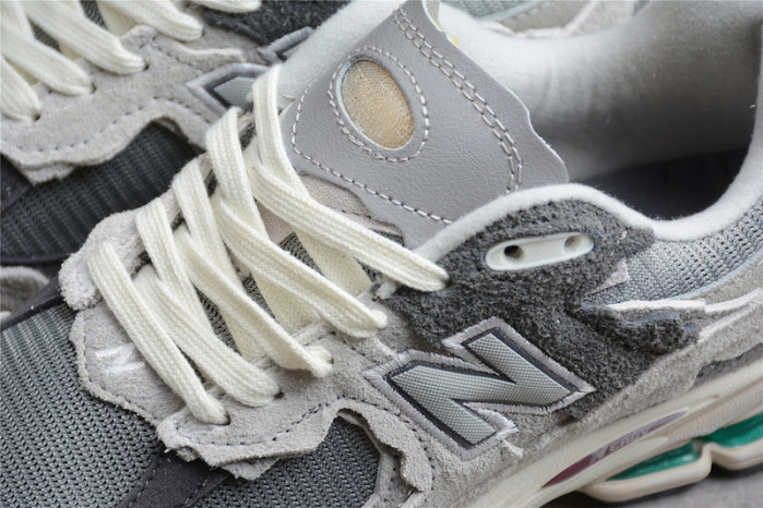 New Balance 2002R “Protection Pack”  M2002RDA