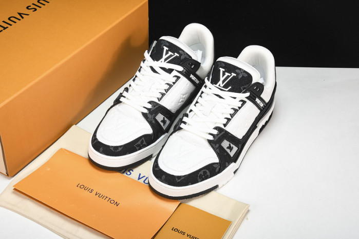 LV SNEAKER LOW YEE-015