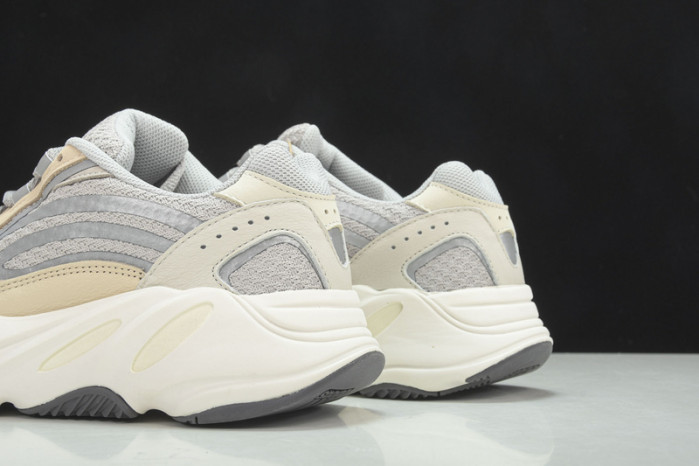 Adidas Yeezy Boost 700 V2 Cream GY7924