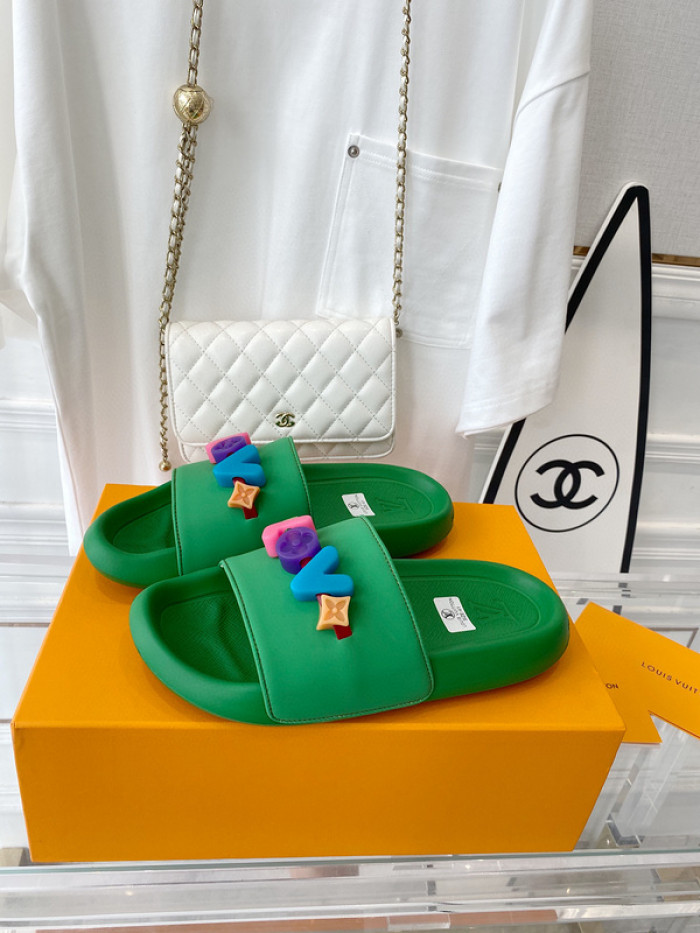 LV SLIPPERS