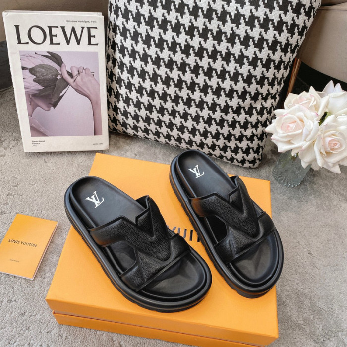 LV SLIPPERS