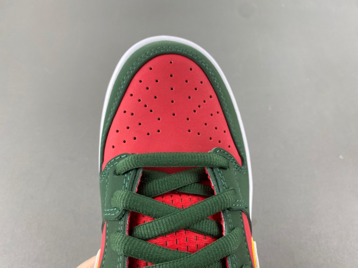 Nike SB Dunk Low PRM “Seattle Supersonics”  FZ1287-300