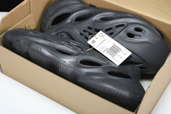 Adidas Yeezy Foam Runner “Onyx” HP8739