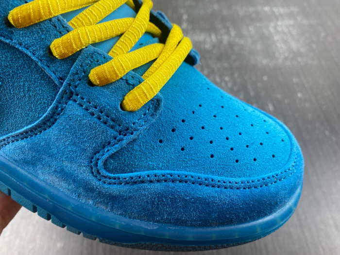 The Powerpuff Girls x Nike SB Dunk Low “Buttercup”  FZ8319-300