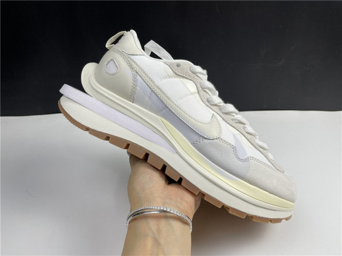 Nike Vaporwaffle Sacai Sail Gum DD1875-100