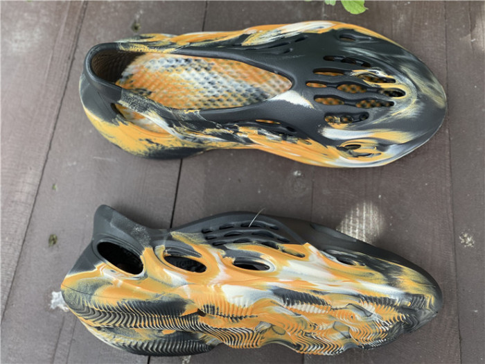 Adidas Yeezy Foam RNNR MXT Moon