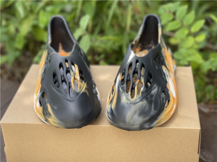 Adidas Yeezy Foam RNNR MXT Moon