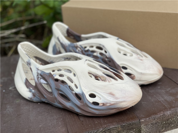 Adidas Yeezy Foam RNNR MXT Moon