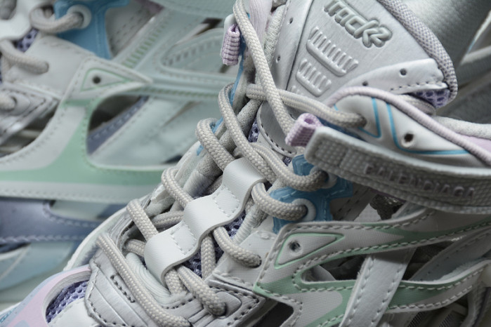 BLCG Track.2 White Light Blue 568615-W2GN3-9045