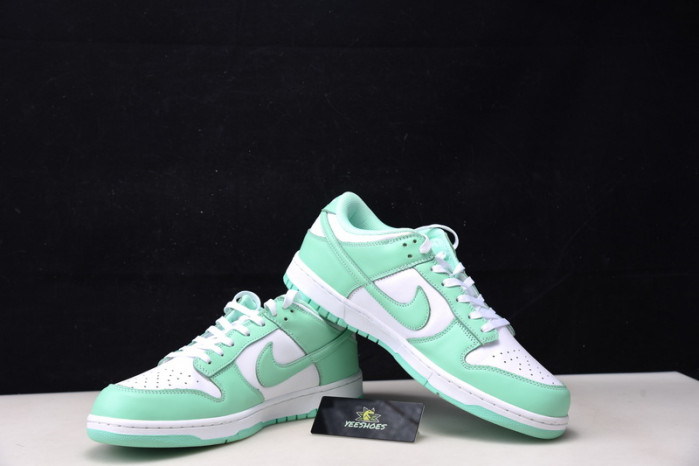 Nike Dunk Low Green Glow (W)  DD1503-105