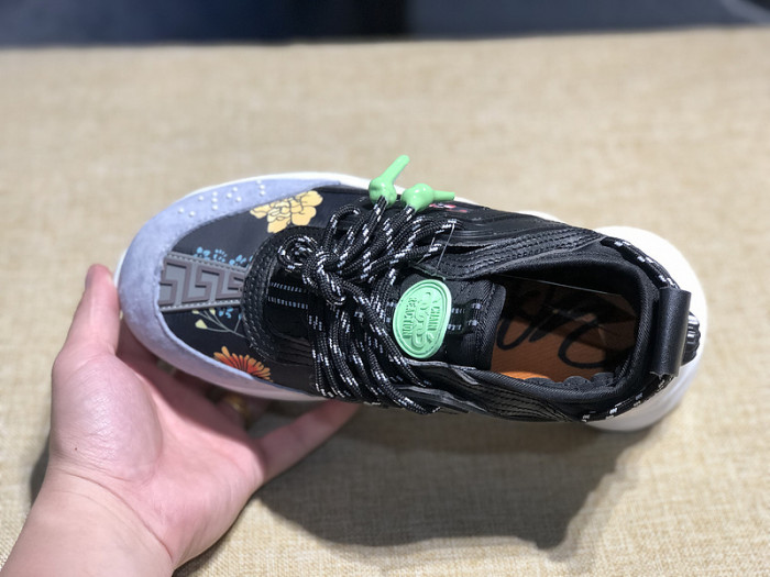 VERS CHAIN REACTION SNEAKERS